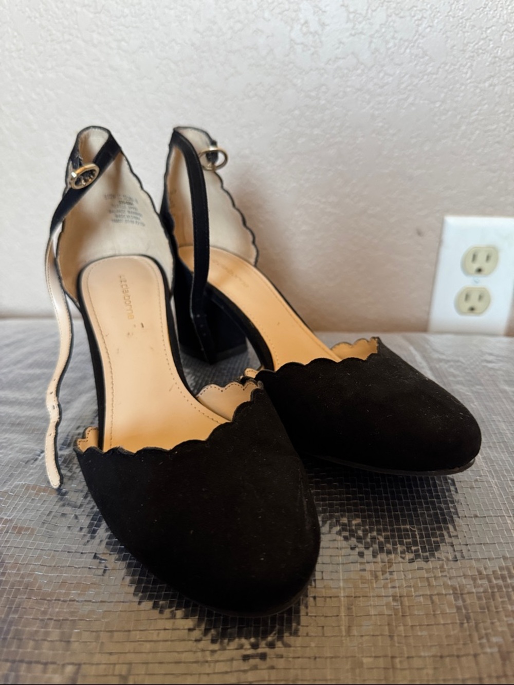 Black Scalloped Suede Block Heel Pumps - Women's